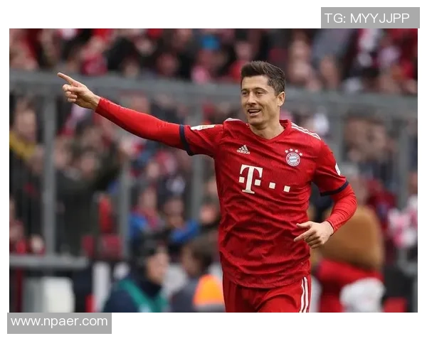 莱万带领球队再创辉煌探秘传奇射手的成长与未来之路 莱万带领球队再创辉煌探秘传奇射手的成长与未来之路